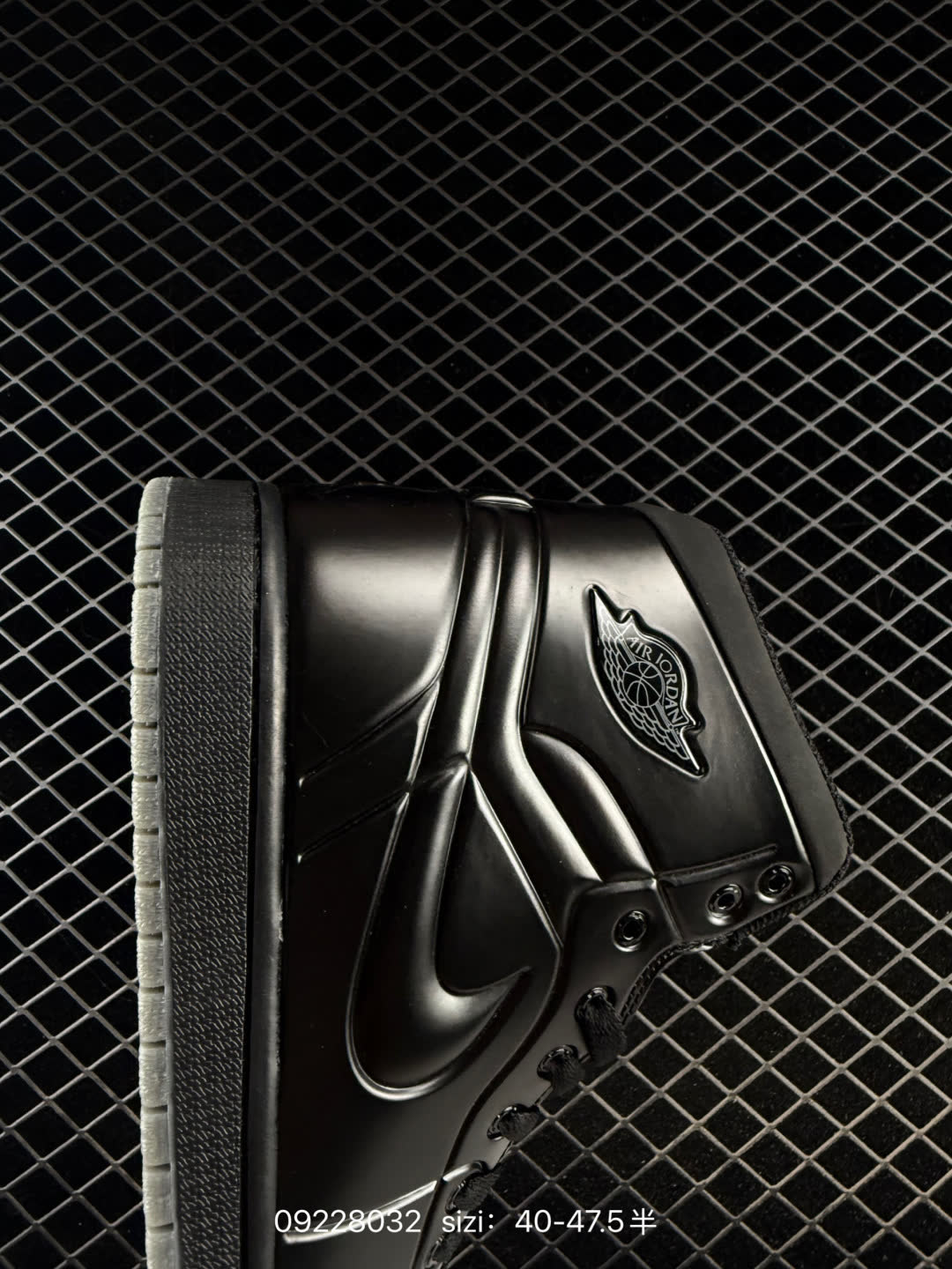 Nike Air Jordan 1 Retro Mid AJ1-414823-002